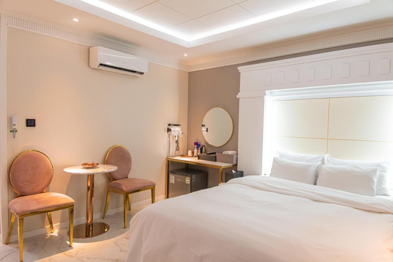 Knox Hotel Чхонан Екстер'єр фото