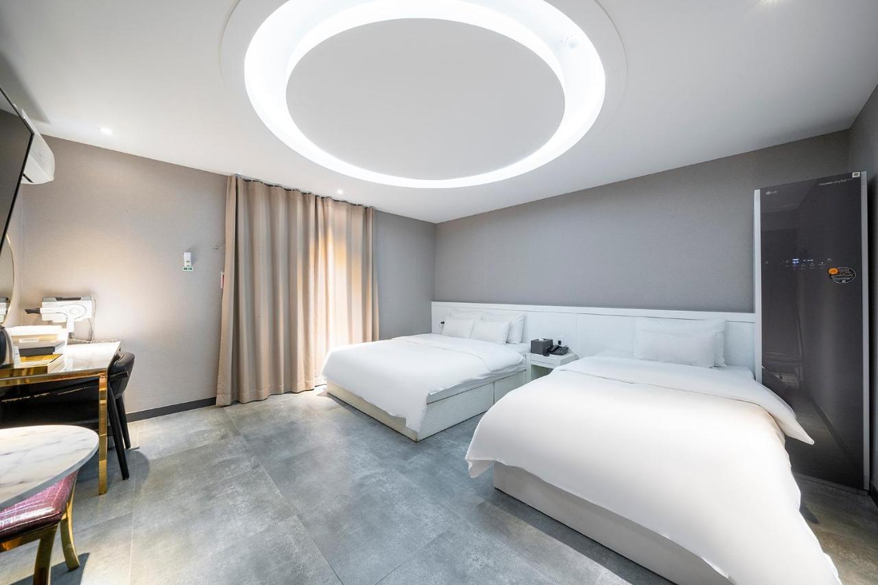 Knox Hotel Чхонан Екстер'єр фото