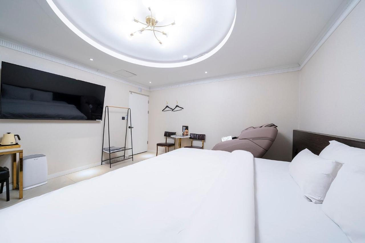 Knox Hotel Чхонан Екстер'єр фото