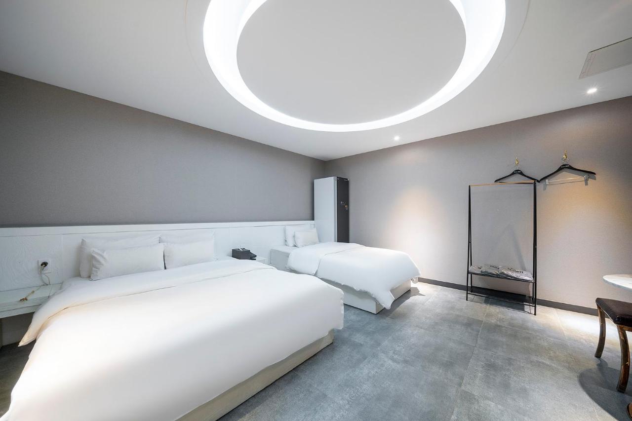 Knox Hotel Чхонан Екстер'єр фото