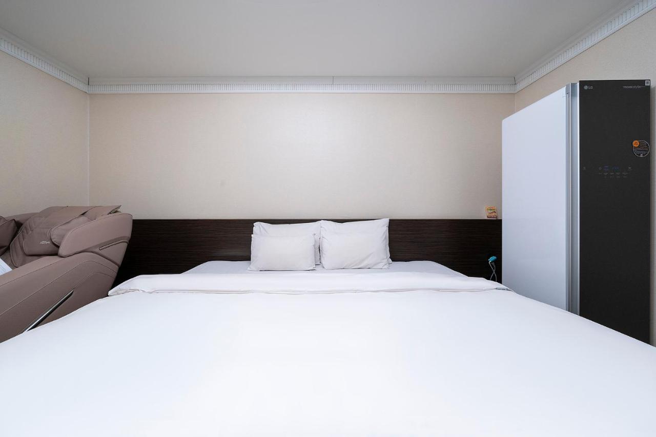 Knox Hotel Чхонан Екстер'єр фото