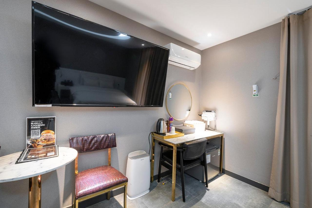 Knox Hotel Чхонан Екстер'єр фото