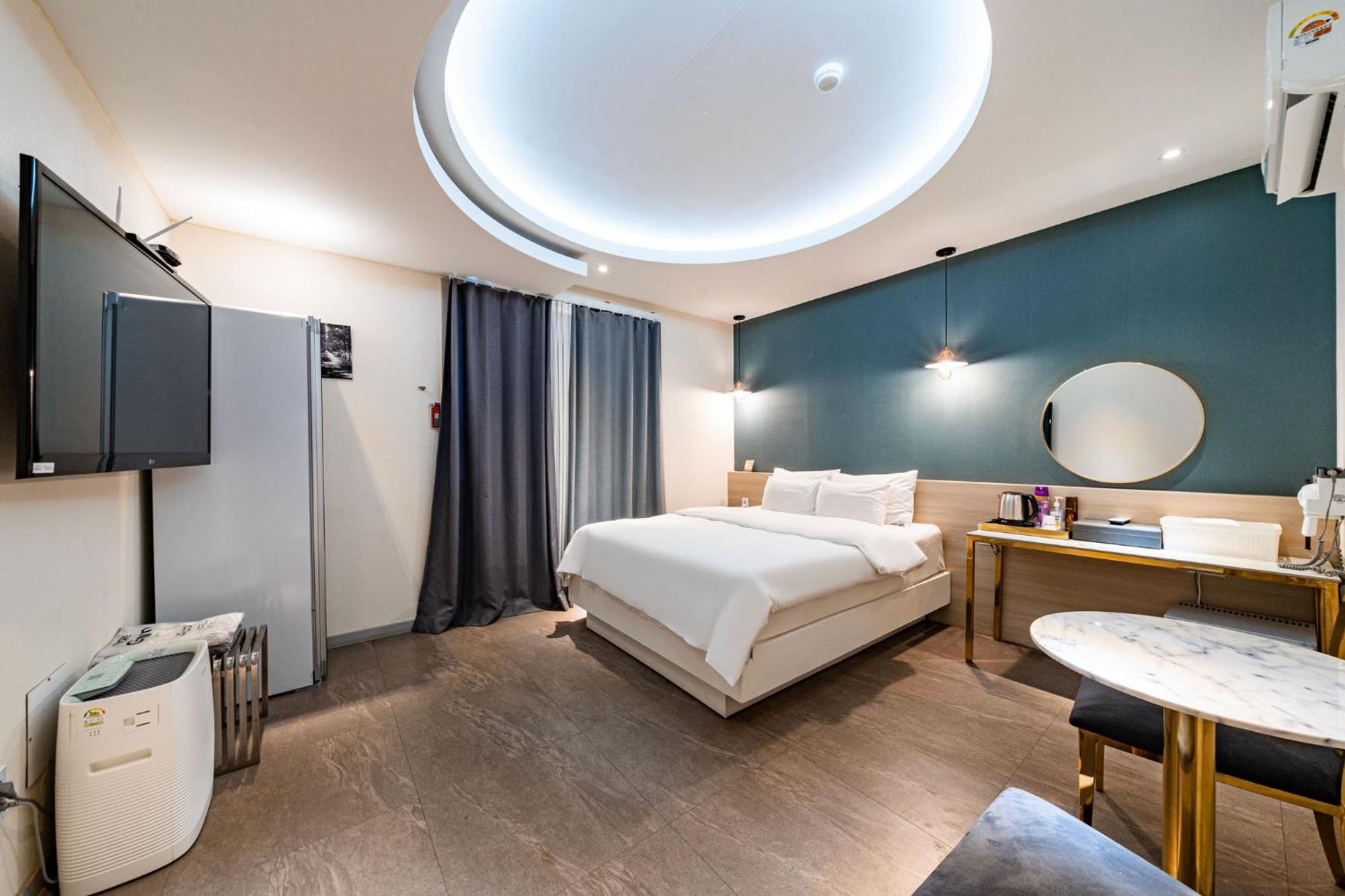 Knox Hotel Чхонан Екстер'єр фото